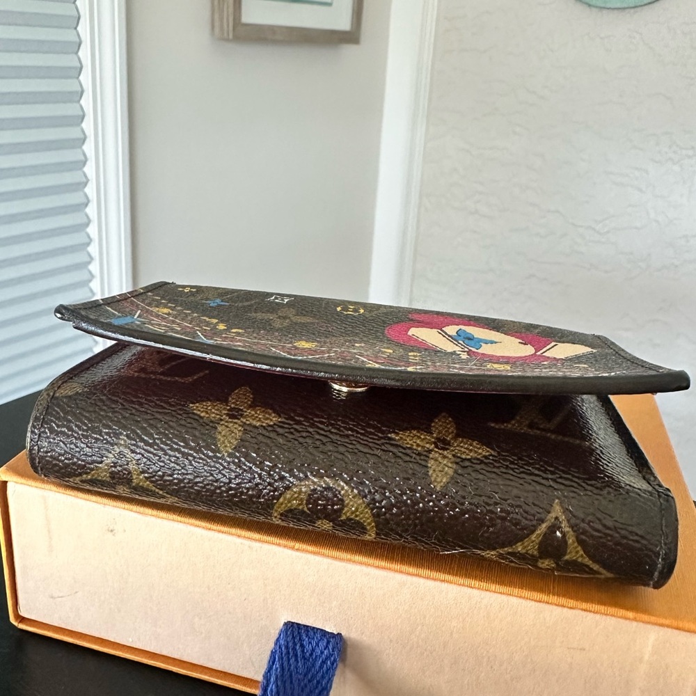 💞SOLD! Louis Vuitton Victorine Christmas Animation Wallet Monogram Rose Pivoine - Picture 10 of 15